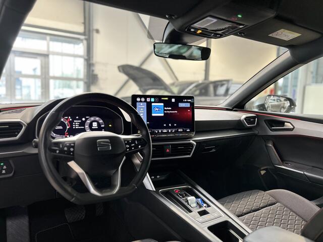 Seat LEON Sportstourer 1.5 TSI e-Hybrid 204pk FR Business PHEV | Trekhaak | Stoel- en stuurwiel verwarming | Adapt. Cruise | Camera | 1/2 leer | Fabrieksgarantie t/m 05-2028 |