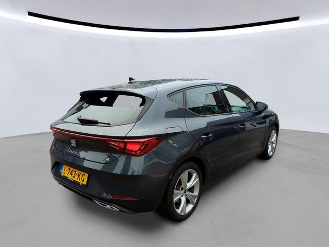 Seat LEON Sportstourer 1.0 TSI 110pk FR / Navigatie via App Connect / Parkeersensoren