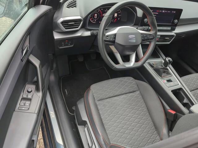 Seat LEON Sportstourer 1.0 TSI 110pk FR / Navigatie via App Connect / Parkeersensoren