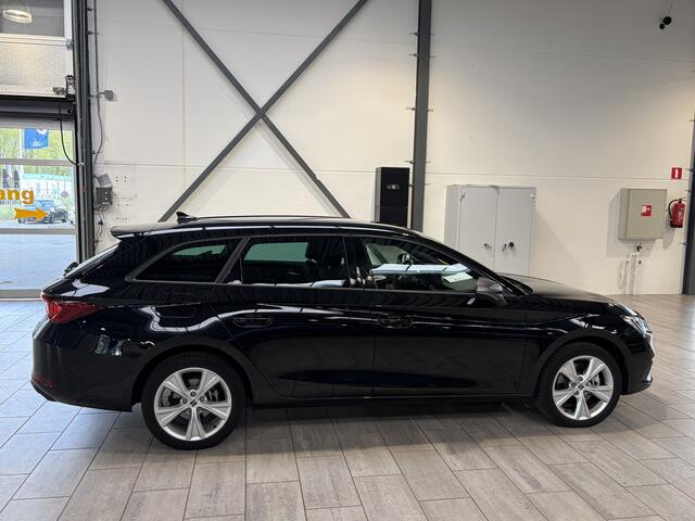Seat LEON Sportstourer 1.5 TSI e-Hybrid PHEV 204 pk FR Business | Trekhaak | Stoel- en stuurwiel verwarming | Adapt. Cruise | Camera | 1/2 leer |