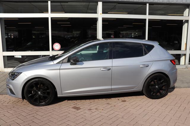 Seat LEON 1.5 TSI FR Ultimate Edition Black. Automaat , panoramadak.