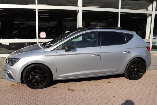 Seat LEON 1.5 TSI FR Ultimate Edition Black. Automaat , panoramadak.