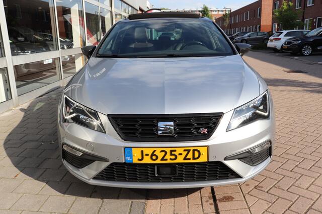 Seat LEON 1.5 TSI FR Ultimate Edition Black. Automaat , panoramadak.