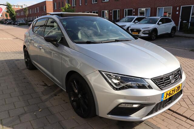 Seat LEON 1.5 TSI FR Ultimate Edition Black. Automaat , panoramadak.