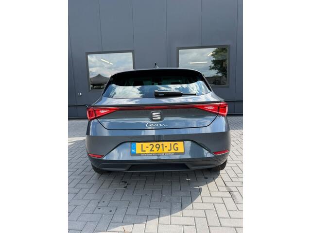 Seat LEON 1.0 eTSI Style Business Intense AUT / Cruise, Camera, Apple Carplay, Navi