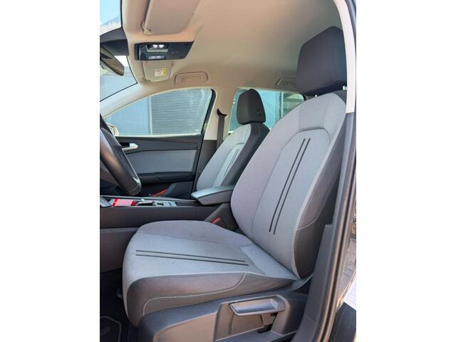 Seat LEON 1.0 eTSI Style Business Intense AUT / Cruise, Camera, Apple Carplay, Navi