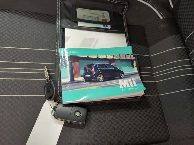Seat MII Electric electric Plus / PARK. SENSOREN/ CRUISE/ STOELVERWARM./ LANE ASSIST/ CLIMA/ 15" LMV