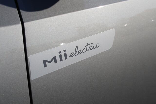 Seat MII Electric electric Plus | Incl. 12 maanden garantie | Stoelverwarming | Voorruitverwarming | Cruise control | Donkere hemelbekleding | Lichtmetalen velgen | Bluetooth | Parkeersensoren