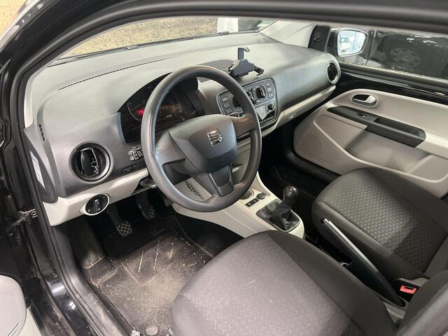 Seat MII 1.0 60pk Style Intense · Cruise Control · P-Sensoren · Airco · Radio · Bluetooth · 14'' Inch ·