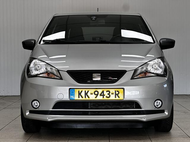 Seat MII 1.0 FR Connect/ Zwarte-Hemel/ Airco/ Cruise/ Navi/ Bluetooth/ Radio-CD AUX/ LEDER. Stuur/ Mistl./ PDC/ Extra getint glas/ Metallic lak.