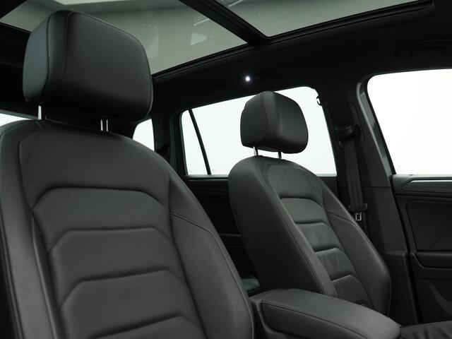 Seat Tarraco 1.4 TSI e-Hybrid Xcellence Plug In Hybrid 245pk Dealer O.H PHEV | Trekhaak Af Fabriek | Panodak | Adaptive Cruise | 360 Camera | Lederen Sportstoelen Memory & Verwarmd | Apple Carplay | Virtual | Stuur Verwarmd | Blis | Navigatie | DAB | 20"L.M |