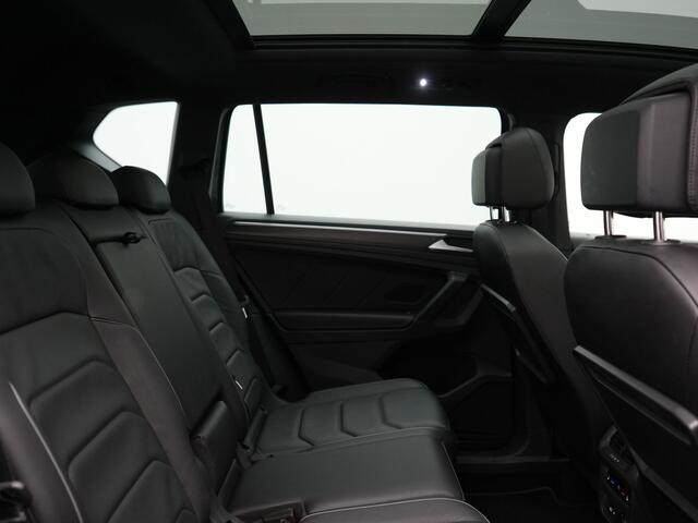 Seat Tarraco 1.4 TSI e-Hybrid Xcellence Plug In Hybrid 245pk Dealer O.H PHEV | Trekhaak Af Fabriek | Panodak | Adaptive Cruise | 360 Camera | Lederen Sportstoelen Memory & Verwarmd | Apple Carplay | Virtual | Stuur Verwarmd | Blis | Navigatie | DAB | 20"L.M |