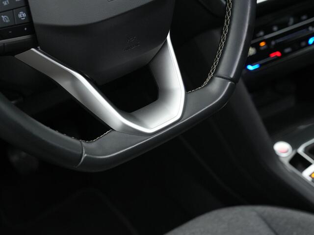 Seat Tarraco 7-zits 1.5 TSI 150 pk Style Business Intense | Panoramadak | Trekhaak | Achteruitrijcamera | Adaptive Cruise | Elektrische achterklep