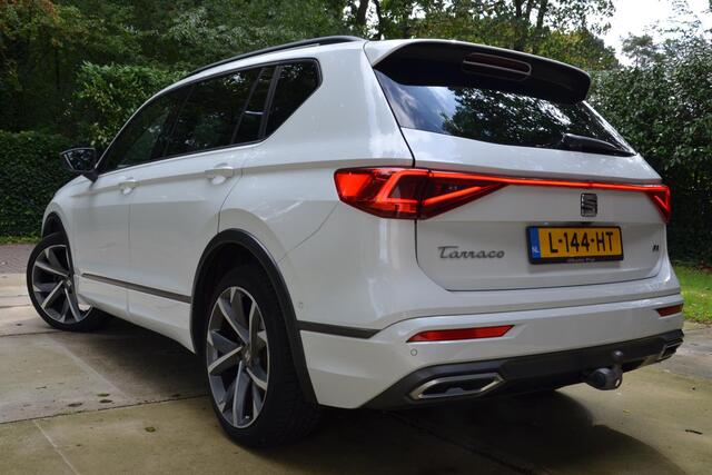 Seat Tarraco 1.5 TSI FR Business Intense Automaat/Navi/Pdc/Ecc/Panoramadak/Stoel & Stuurverwarming/Trekhaak elektrisch uitklapbaar/Virtual dashboard/ Elektrisch Stoelen met Memory functie/20-Inch Lmv/Beats Pack