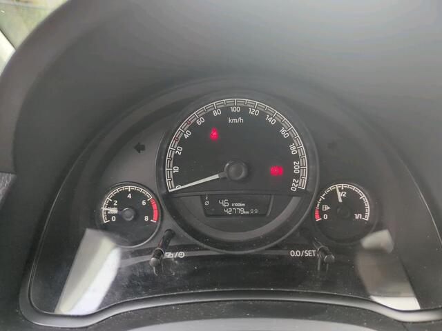 Skoda CITIGO 1.0 Ambition Plus / ZEER ZUINIG/ CRUISE CONTROL/ BLUETOOTH/ AIRCO/ RADIO