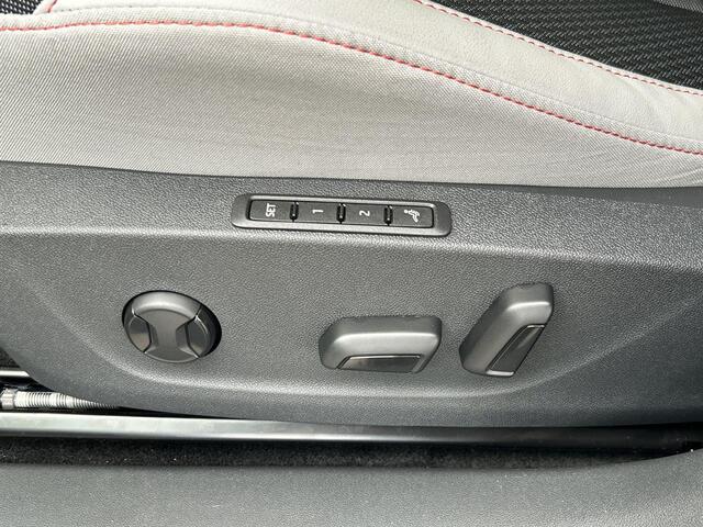 Skoda Elroq 85 Business Edition | Lodge | Business Upgrade Pakket Advanced | Trekhaak | 21 Inch Supernova | Warmtepomp | Beschikbaar 1 juli |