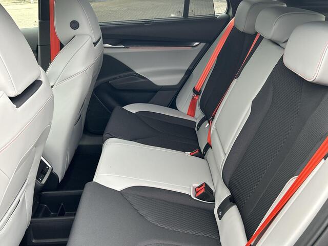 Skoda Elroq 85 Business Edition | Lodge | Business Upgrade Pakket Advanced | Trekhaak | 21 Inch Supernova | Warmtepomp | Beschikbaar 1 juli |