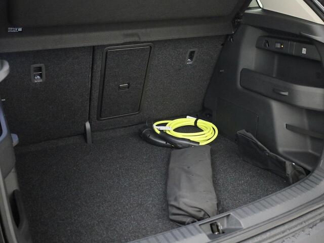 Skoda Elroq 60 Business Edition Tour | 20 inch Vega Velgen | Trekhaak, wegklapbaar | Private lease ¤439,- p/m |