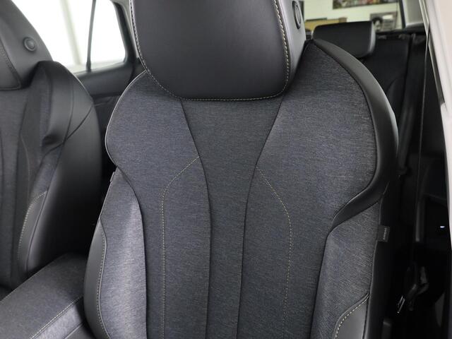 Skoda Elroq 60 Business Edition - Tour 204pk Black Pakket | Trekhaak | 20 inch RS | Stoelverwarming | Adaptive Cruise Control | Blind Spot