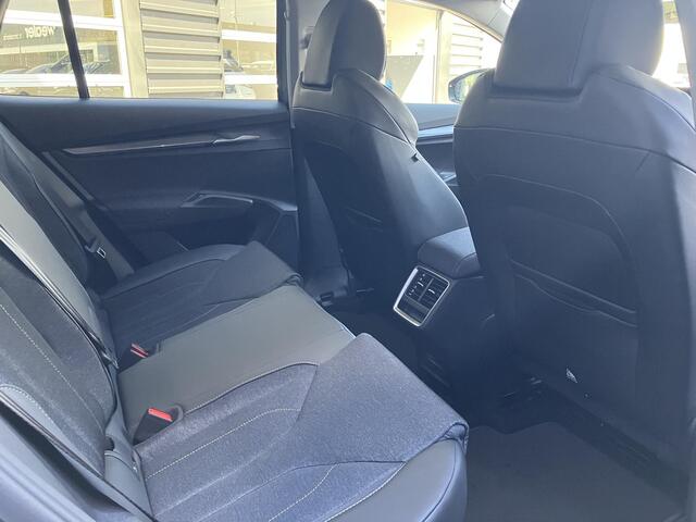 Skoda Elroq 85 Business Edition 286 PK | Trekhaak | 19" velgen | Frunk | Dodehoek sensor |