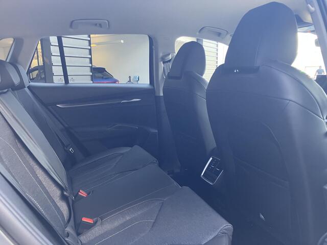 Skoda Elroq 85 Business Edition 286 PK | Trekhaak | 19" velgen | Frunk | Dodehoek sensor |