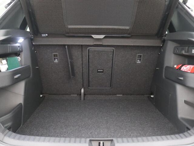 Skoda Elroq 60 Sportline 204PK Aut. Matrix Led-Verlichting, Elektr. Achterklep, Keyless, Side Assist, Navi, Stoel-stuurverwarming, Achteruitrijcamera, 20'' LM Velgen