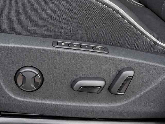 Skoda Elroq 85 Sportline | Drive pakket | Business upgrade - advanced | Light band | Trekhaak wegklapbaar | black pakket | 21 inch velgen + All Season banden |