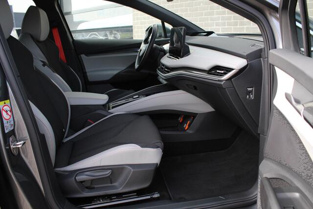 Skoda Elroq 60 Business Edition / Warmtepomp / Keyless / HUD / N.A.P.