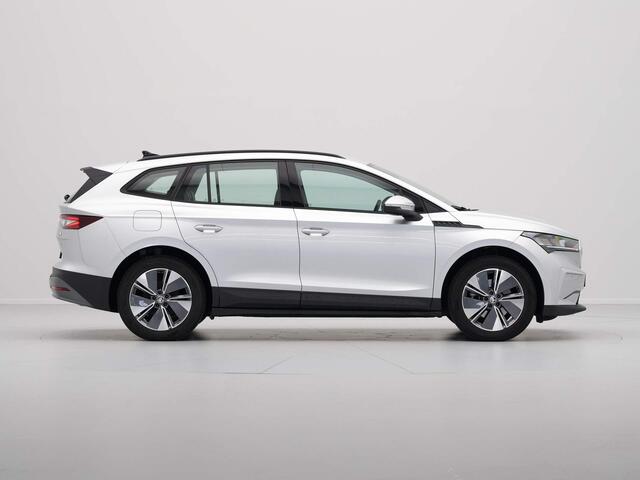 Skoda Enyaq iV 60 180pk | Achteruitrijcamera | Parkeer sensoren | Navigatie | 19 inch velgen |