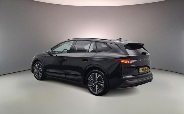 Skoda Enyaq iV 60 Selection 180pk Automaat Trekhaak, Adaptive cruise control, Lederen bekleding, Achteruitrijcamera, Navigatie, Stoelverwarming, Parkeersensoren, Stuurwiel verwarmd