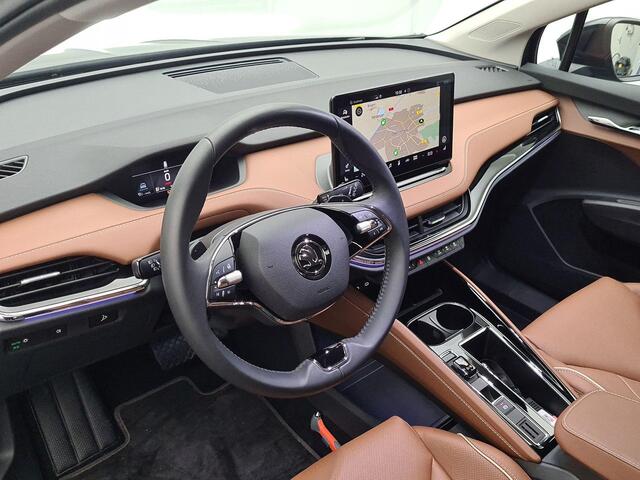 Skoda Enyaq iV 60 Selection 180pk Automaat Trekhaak, Adaptive cruise control, Lederen bekleding, Achteruitrijcamera, Navigatie, Stoelverwarming, Parkeersensoren, Stuurwiel verwarmd