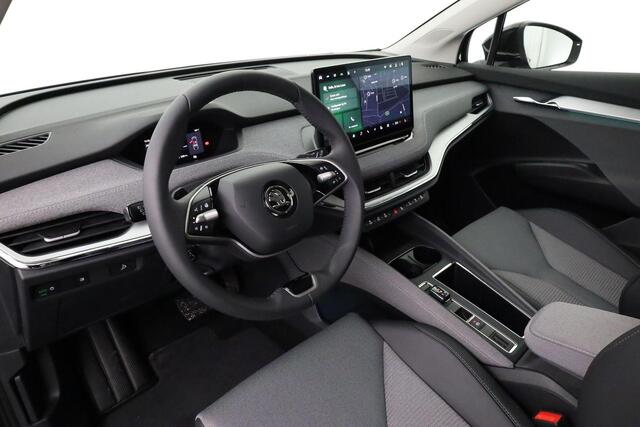 Skoda Enyaq iV Selection 210 kW / 286 pk Elektrisch wegklapbare trekhaak | Draadloze Apple Carplay/Android Auto | Verwarmbare voorstoelen | Verwarmbaar stuurwiel | Adaptive Cruise Control | Adaptive Lane Assist | 20 inch lichtmetalen velgen | Parkeersensoren voor & acht