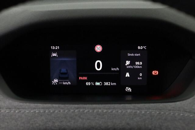 Skoda Enyaq iV Selection 210 kW / 286 pk Elektrisch wegklapbare trekhaak | Draadloze Apple Carplay/Android Auto | Verwarmbare voorstoelen | Verwarmbaar stuurwiel | Adaptive Cruise Control | Adaptive Lane Assist | 20 inch lichtmetalen velgen | Parkeersensoren voor & acht