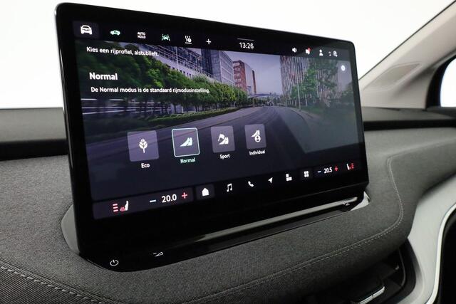 Skoda Enyaq iV Selection 210 kW / 286 pk Elektrisch wegklapbare trekhaak | Draadloze Apple Carplay/Android Auto | Verwarmbare voorstoelen | Verwarmbaar stuurwiel | Adaptive Cruise Control | Adaptive Lane Assist | 20 inch lichtmetalen velgen | Parkeersensoren voor & acht