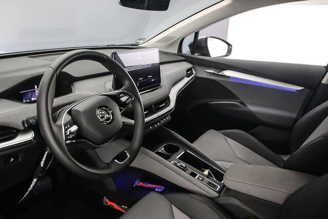 Skoda Enyaq iV 60 Selection 180pk Automaat Achteruitrijcamera, Navigatie, Cruise control, Airco, App connect, LED koplampen, Parkeersensoren, DAB, Radio