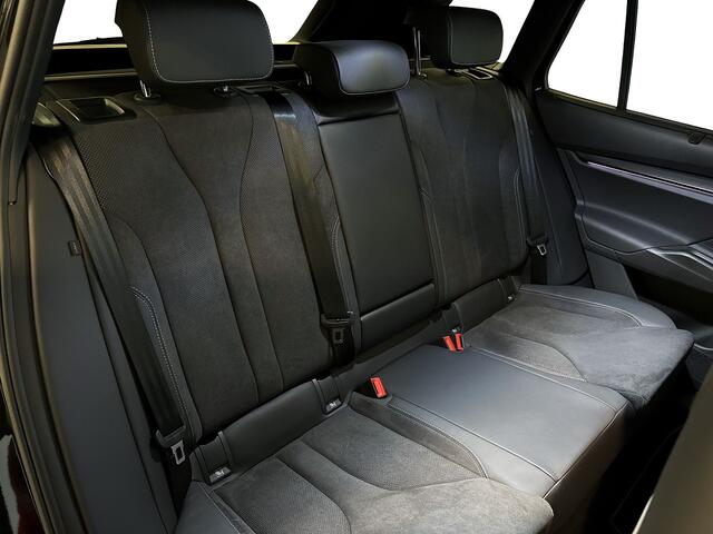 Skoda Enyaq iV 60 Sportline | Panoramadak | Business upgrade pakket | Lm velgen zwart betria 21 inch Zwart |