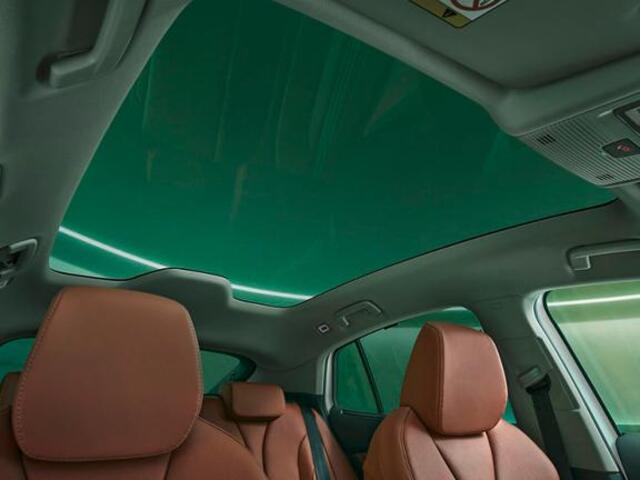 Skoda Enyaq iV 85 Sportline Elektromotor 286 PK | 21" lichtmetalen velgen | Trekhaak | Head-Up Display | Light band | Canton Sound | 360 graden camera |
