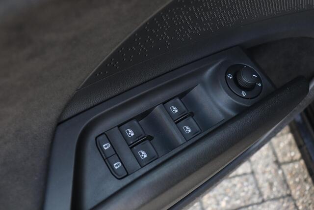 Skoda Enyaq iV Coupé RS 300PK | Trekhaak | Head-up | CANTON Audio | Adaptieve Cruise Control | Elektrische achterklep | Stoelverwarming |