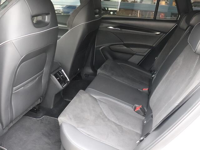 Skoda Enyaq iV 80 Sportline | Stoelverwarming voor & achter | Adaptieve cruise control | 21" lichtmetalen velgen | Achteruitrijcamera |