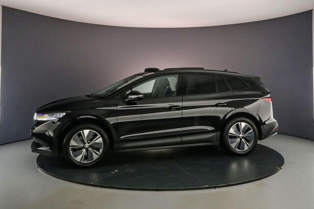 Skoda Enyaq iV 60 180pk Automaat Panoramadak, Adaptive cruise control, Navigatie, Stoelverwarming, LED verlichting, App connect, Parkeersensor achter, Airco, DAB