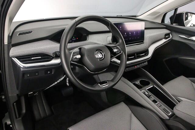 Skoda Enyaq iV 60 180pk Automaat Panoramadak, Adaptive cruise control, Navigatie, Stoelverwarming, LED verlichting, App connect, Parkeersensor achter, Airco, DAB