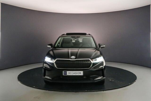 Skoda Enyaq iV 60 180pk Automaat Panoramadak, Adaptive cruise control, Navigatie, Stoelverwarming, LED verlichting, App connect, Parkeersensor achter, Airco, DAB