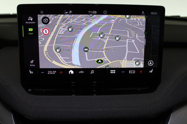 Skoda Enyaq iV 60 | Navigatie | Stoelverwarming | Camera | Trekhaak |