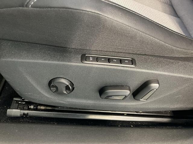 Skoda Enyaq iV 80 204pk Limited Edition Plus · Keyless · Camera · Warmtepomp · Elek. Trekhaak · Elek. Achterklep · 19'' Inch ·