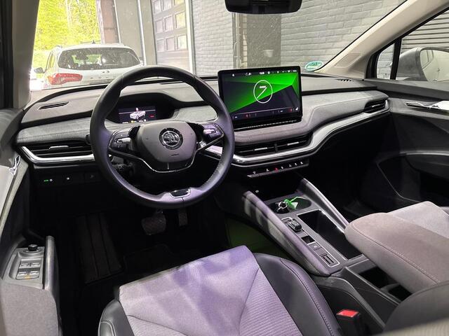 Skoda Enyaq iV 60 Business Edition | ACC | Trekhaak | Camera | 19 Inch | Lane Assist | Getint Glas