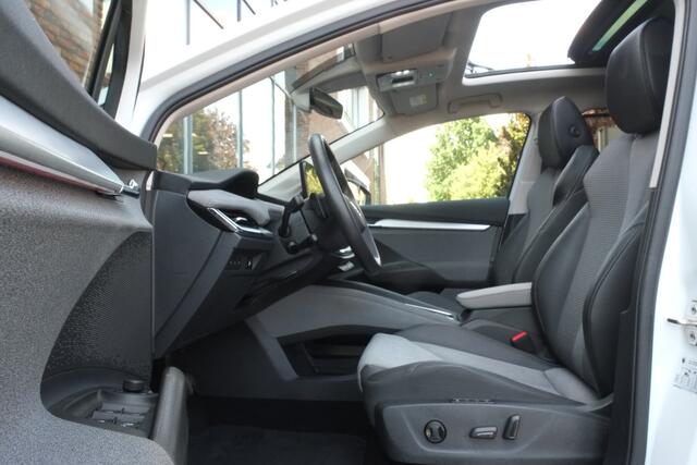 Skoda Enyaq iV 85 Business Edition Panoramadak, Trekhaak, Achteruitrijcamera