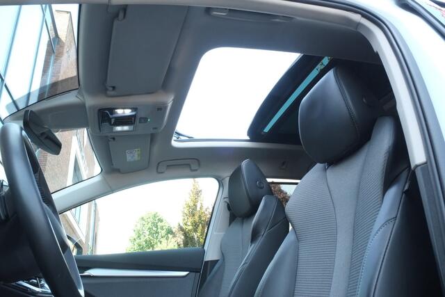 Skoda Enyaq iV 85 Business Edition Panoramadak, Trekhaak, Achteruitrijcamera