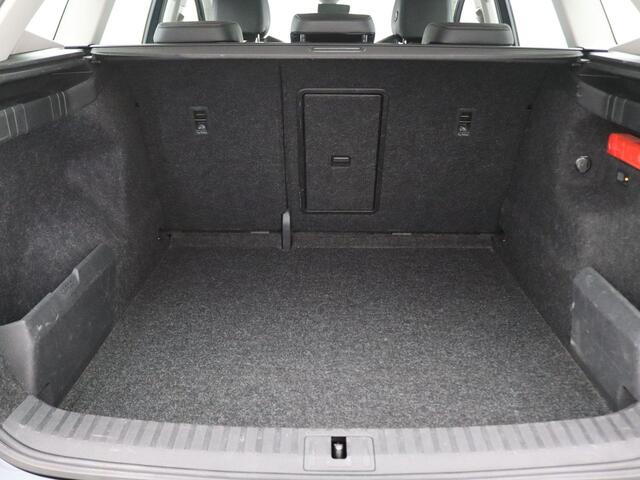 Skoda Enyaq iV 60 Trekhaak, Warmtepomp, Adaptive Cruise control, Lane- & Side Assist, Stoelverwarming, Keyless, Navigatie, Parkeersensoren