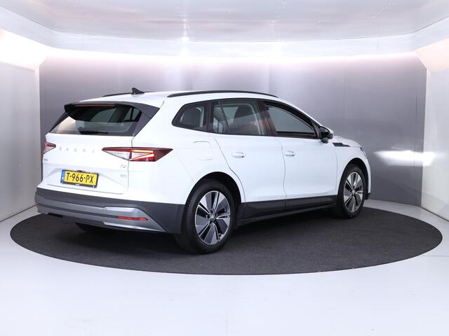 Skoda Enyaq iV 60 180 pk | Navigatie | Parkeersensoren | Achteruitrijcamera | LED koplampen | Lichtmetalen velgen 19" | Apple Carplay/Android Auto |