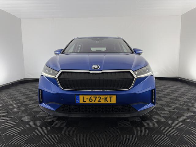 Skoda Enyaq iV 80 [ 3-Fase ] (INCL-BTW) *LEATHER-FABRIC | FULL-LED | DIGI-COCKPIT | CAMERA | KEYLESS | NAVI-FULLMAP | AMBIENT-LIGHT | ECC | HEATED-COMFORTSEATS | DAB+ | PDC | CRUISE | CARPLAY | TOWBAR | 19"ALU*